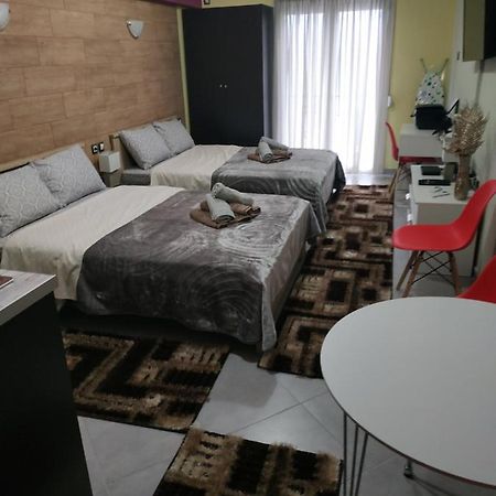 G M 1 Rooms Kentro In The Heart Of The City 拉里萨 外观 照片