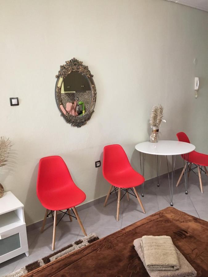 G M 1 Rooms Kentro In The Heart Of The City 拉里萨 外观 照片