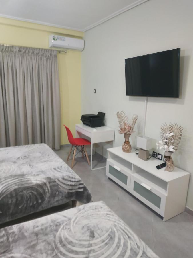 G M 1 Rooms Kentro In The Heart Of The City 拉里萨 外观 照片