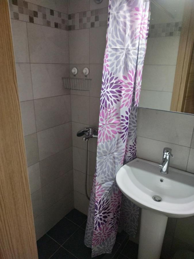 G M 1 Rooms Kentro In The Heart Of The City 拉里萨 外观 照片